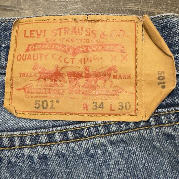 Levis 501 Jeans Mens 34 X 30 Blue Denim Distressed Button Fly Medium Wash - Picture 9 of 11